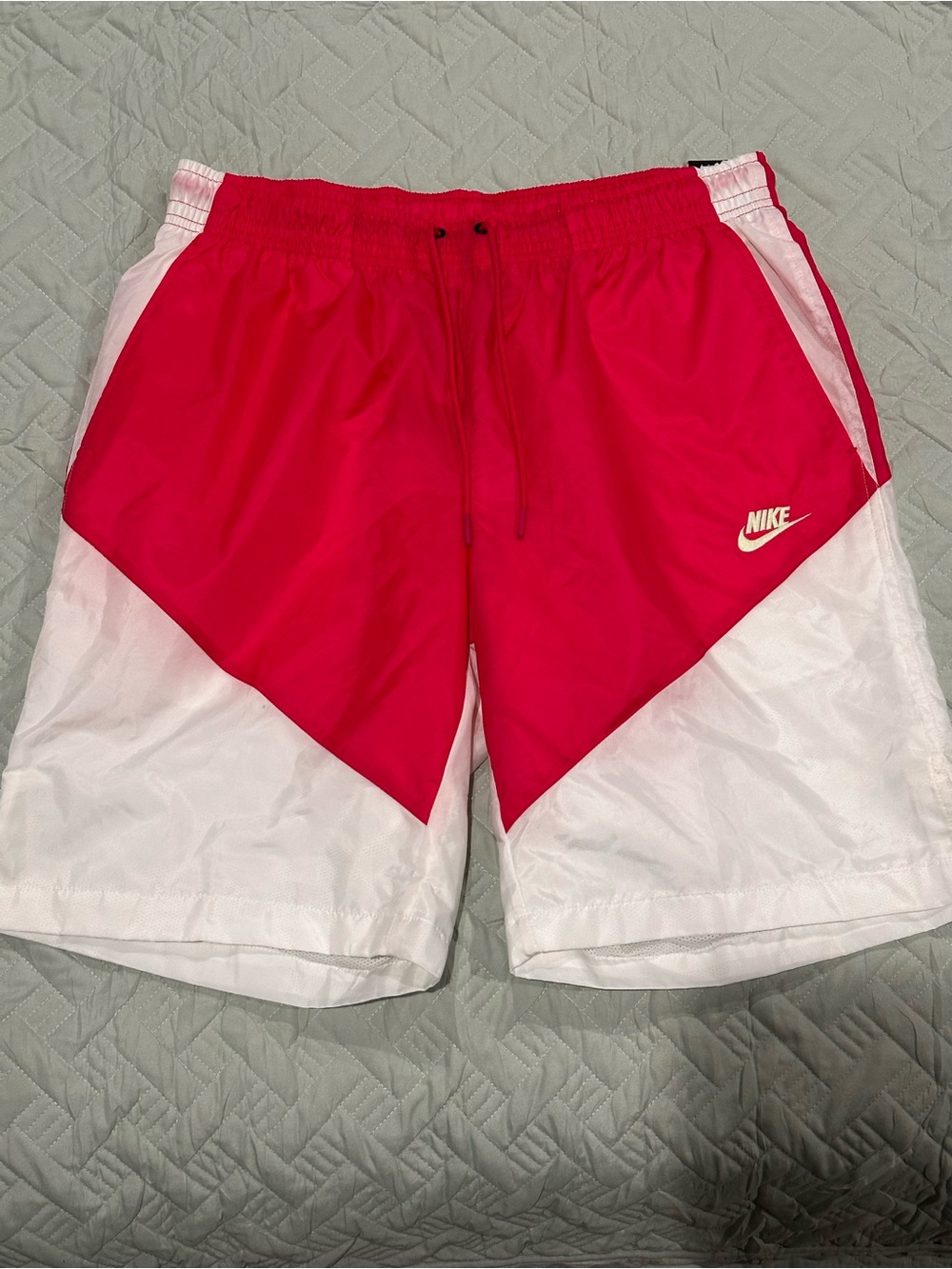 Nike Swim Trunks Men’s Large Pink White Colorblock Mesh Lined Shorts